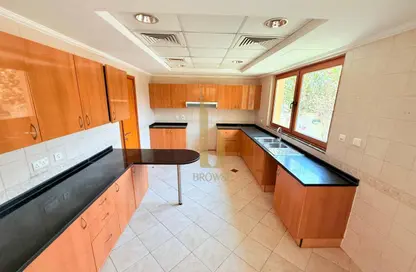 Villa - 4 Bedrooms - 4 Bathrooms for rent in Jumeirah 1 Villas - Jumeirah 1 - Jumeirah - Dubai