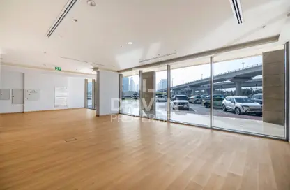 محل - استوديو للايجار في برج حديقة الشعفار - الكرامة - دبي محل - استوديو للايجار في برج حديقة الشعفار - الكرامة - دبي