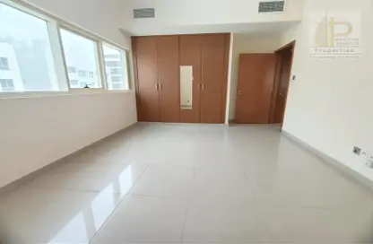 Apartment - 3 Bedrooms - 3 Bathrooms for rent in Lulu Building - Al Barsha 1 - Al Barsha - Dubai