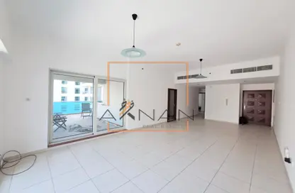 Empty Room image for: Apartment - 2 Bedrooms - 2 Bathrooms for rent in Marina Pinnacle - Dubai Marina - Dubai, Image 1