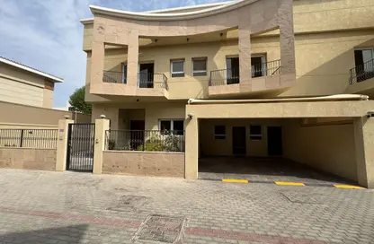 Villa - 5 Bedrooms - 6 Bathrooms for rent in Jumeirah 1 Villas - Jumeirah 1 - Jumeirah - Dubai