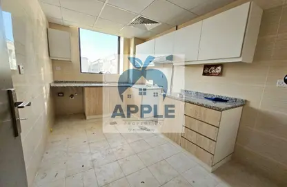 شقة - غرفة نوم - 2 حمامات للايجار في سراب 2 - الجادة - الشارقة شقة - غرفة نوم - 2 حمامات للايجار في سراب 2 - الجادة - الشارقة