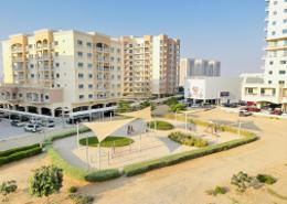 Apartment - 2 bedrooms - 3 bathrooms for rent in Mazaya 10A - Queue Point - Dubai Land - Dubai