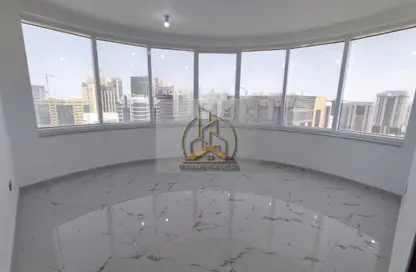 Apartment - 4 Bedrooms - 5 Bathrooms for rent in Khalifa Street - Abu Dhabi