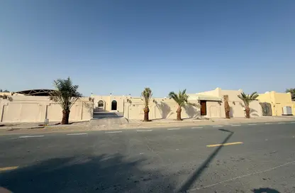فيلا - 4 غرف نوم - 5 حمامات للبيع في النوف - الشارقة