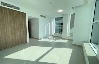 Apartment - 1 Bedroom - 2 Bathrooms for rent in DXB Tower - Sheikh Zayed Road - Dubai