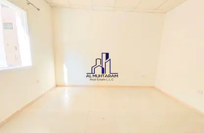 شقة - 1 حمام للايجار في طريق فاير ستاشن - مويلح - الشارقة