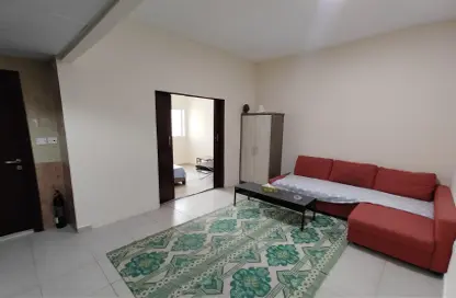 Apartment - 1 Bathroom for rent in Al Qulaya'ah - Al Sharq - Sharjah