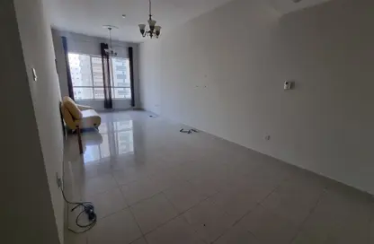 Apartment - 2 Bedrooms - 2 Bathrooms for rent in Al Khan Lagoon Tower - Al Khan Lagoon - Al Khan - Sharjah