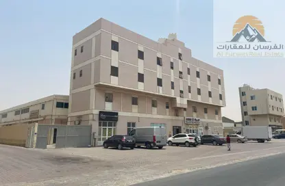 مستودع - استوديو - 8 حمامات للبيع في أم درع - أم القيوين