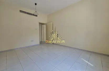 شقة - 2 غرف نوم - 2 حمامات للايجار في شارع بوخارا - النهدة - الشارقة شقة - 2 غرف نوم - 2 حمامات للايجار في شارع بوخارا - النهدة - الشارقة