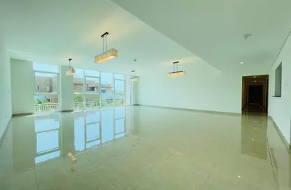 Apartment - 4 Bedrooms - 6 Bathrooms for rent in Marina Sunset Bay - The Marina - Abu Dhabi