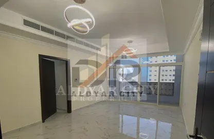 شقة - 2 غرف نوم - 1 حمام للايجار في مساكن كورنيش عجمان - طريق كورنيش عجمان - عجمان