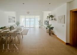 Living / Dining Room image for: Apartment - 1 bedroom for rent in Al Khushkar - Shoreline Apartments - Palm Jumeirah - Dubai, Image 1