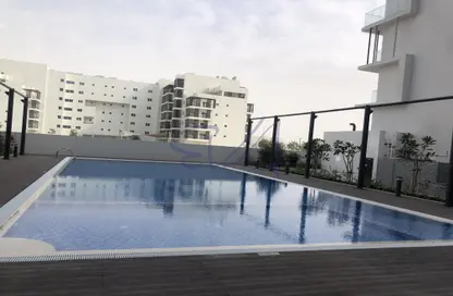 صورة لـ حوض سباحة شقة - 1 حمام للايجار في الواحة 1 - مساكن الواحه - مدينة مصدر - أبوظبي ، صورة رقم 1