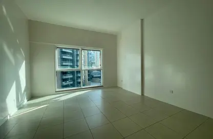 Apartment - Studio - 1 Bathroom for rent in Cascades Tower - Dubai Marina - Dubai