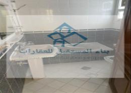 صورةحمام لـ: فيلا - 5 غرف نوم - 6 حمامات للكراء في العامريه - الجيمي - العين, صورة 1