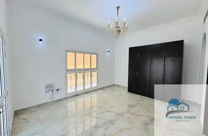 Apartment - Studio - 1 Bathroom for rent in Shakhbout City - Abu Dhabi