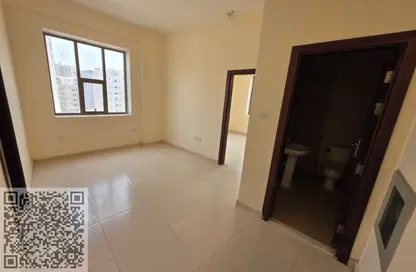 Apartment - 1 Bedroom - 2 Bathrooms for rent in Corniche Tower - Ajman Corniche Road - Ajman