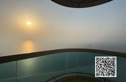شقة - 2 غرف نوم - 3 حمامات للايجار في برج الكورنيش - طريق كورنيش عجمان - عجمان