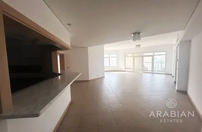 Empty Room image for: Apartment - 3 Bedrooms - 4 Bathrooms for rent in Al Dabas - Shoreline Apartments - Palm Jumeirah - Dubai, Image 1