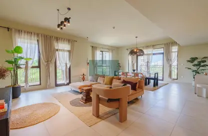 شقة - 4 غرف نوم - 6 حمامات للبيع في مدينة جميرا ليفينج - أم سقيم - دبي