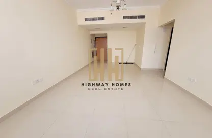 Apartment - 3 Bedrooms - 3 Bathrooms for rent in Muwaileh 29 Building - Muwaileh - Sharjah