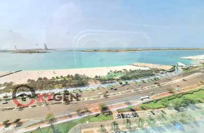 دوبلكس - 4 غرف نوم - 5 حمامات للايجار في ابراج الساحل - شارع الكورنيش - أبوظبي