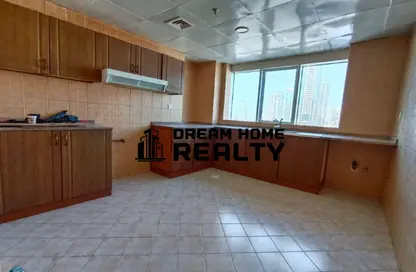 Apartment - 3 Bedrooms - 3 Bathrooms for rent in Al Thani Building - Al Khan - Sharjah
