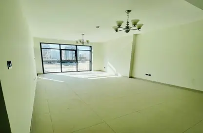 Apartment - 1 Bedroom - 2 Bathrooms for rent in Jumeirah Garden City - Al Satwa - Dubai
