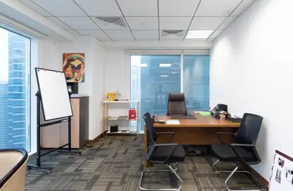 Co-working space - Studio - 4 Bathrooms for rent in Single Business Tower - Sheikh Zayed Road - Dubai