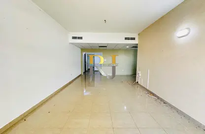 Apartment - 4 Bedrooms - 3 Bathrooms for rent in Mankhool Building - Mankhool - Bur Dubai - Dubai