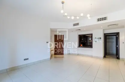 Empty Room image for: Apartment - 2 Bedrooms - 3 Bathrooms for sale in Reehan 7 - Reehan - Old Town - Dubai, Image 1