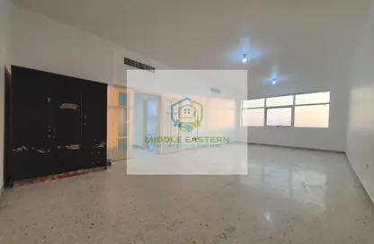 Empty Room image for: Apartment - 1 Bedroom - 2 Bathrooms for rent in Hadbat Al Zafranah - Muroor Area - Abu Dhabi, Image 1