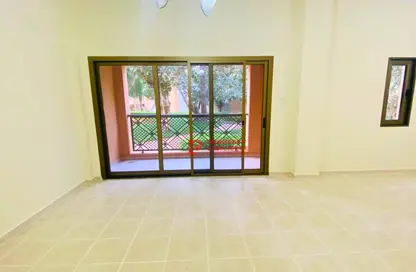 شقة - غرفة نوم - 1 حمام للايجار في مباني الحدائق - الحدائق - دبي