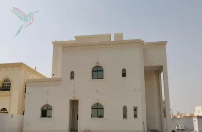 فيلا - استوديو - 8 حمامات للايجار في الرفاع - اليحر - العين