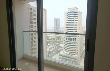 شقة - 2 غرف نوم - 2 حمامات للايجار في برج منازل 5 - شارع التعاون - التعاون - الشارقة