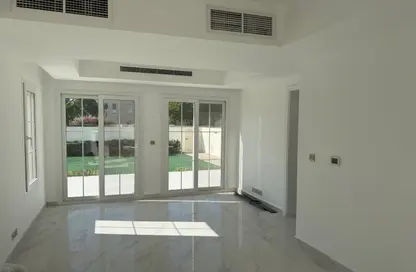 فيلا - 3 غرف نوم - 2 حمامات للايجار في الينابيع 3 - الينابيع - دبي