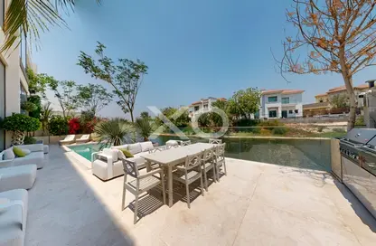 Villa - 6 Bedrooms - 7 Bathrooms for sale in Jumeirah Park Homes - Jumeirah Park - Dubai