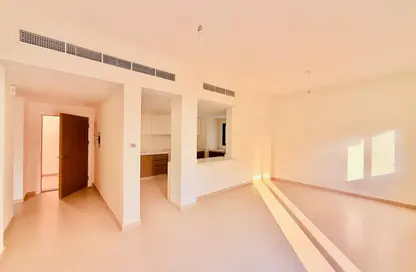 Apartment - 1 Bedroom - 1 Bathroom for rent in The Gardens Buildings - The Gardens - Dubai