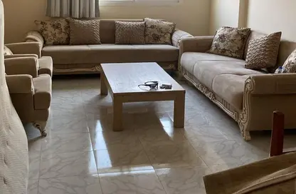 Apartment - 1 Bedroom - 1 Bathroom for rent in Al Azza Building - Al Rumaila - Ajman