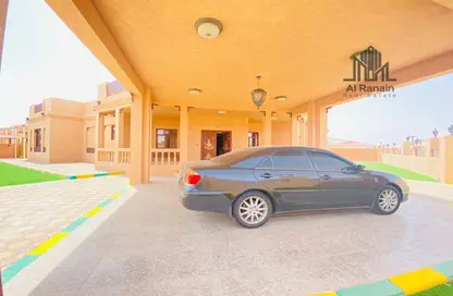 Parking image for: Villa - 3 Bedrooms - 3 Bathrooms for rent in Al Hili - Al Ain, Image 1
