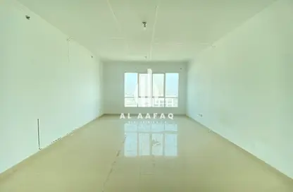 شقة - 2 غرف نوم - 4 حمامات للايجار في المجاز 2 - المجاز - الشارقة