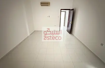 شقة - 3 غرف نوم - 3 حمامات للايجار في المطارد - العين