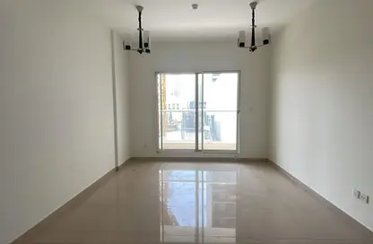 Apartment - 1 Bedroom - 2 Bathrooms for rent in Royal JVC Building - Jumeirah Village Circle - Dubai