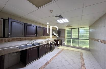 Apartment - 4 Bedrooms - 4 Bathrooms for rent in Corniche Road - Abu Dhabi