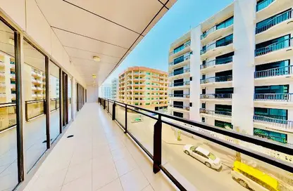 Apartment - 4 Bedrooms - 4 Bathrooms for rent in Golden Sands 9 - Mankhool - Bur Dubai - Dubai