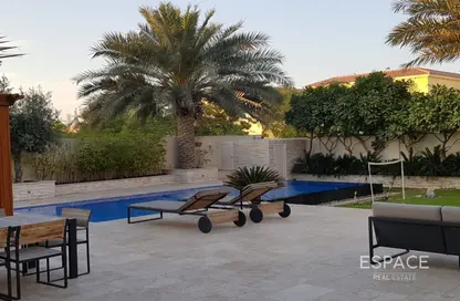فيلا - 3 غرف نوم - 3 حمامات للايجار في التراث - جميرا بارك - دبي