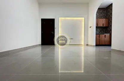 Apartment - 1 Bathroom for rent in Al Mushrif Villas - Al Mushrif - Abu Dhabi