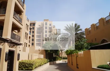 Apartment - 2 Bedrooms - 3 Bathrooms for rent in Burj Khalifa Area - Downtown Dubai - Dubai